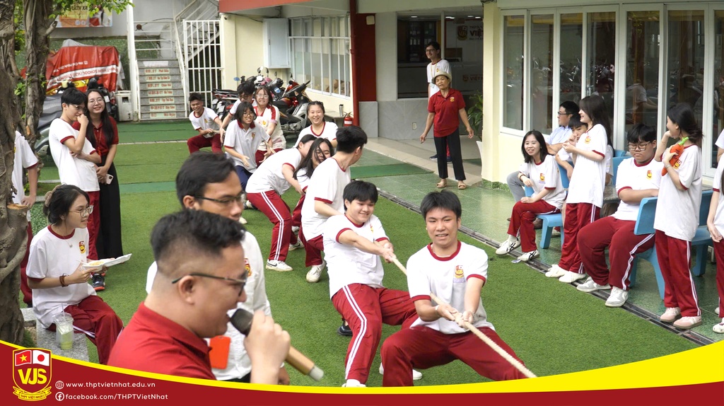 Giải bóng đá mini chào mừng năm học mới 2026-2027, THPT Việt Nhật khép lại đầy cảm xúc!