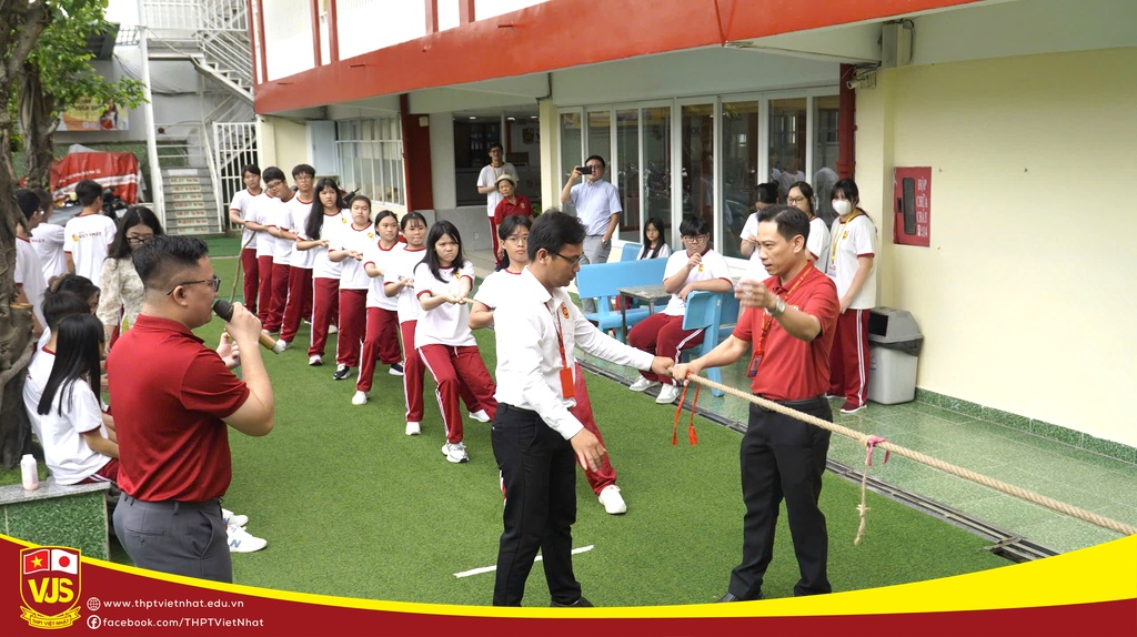 Giải bóng đá mini chào mừng năm học mới 2026-2027, THPT Việt Nhật khép lại đầy cảm xúc!