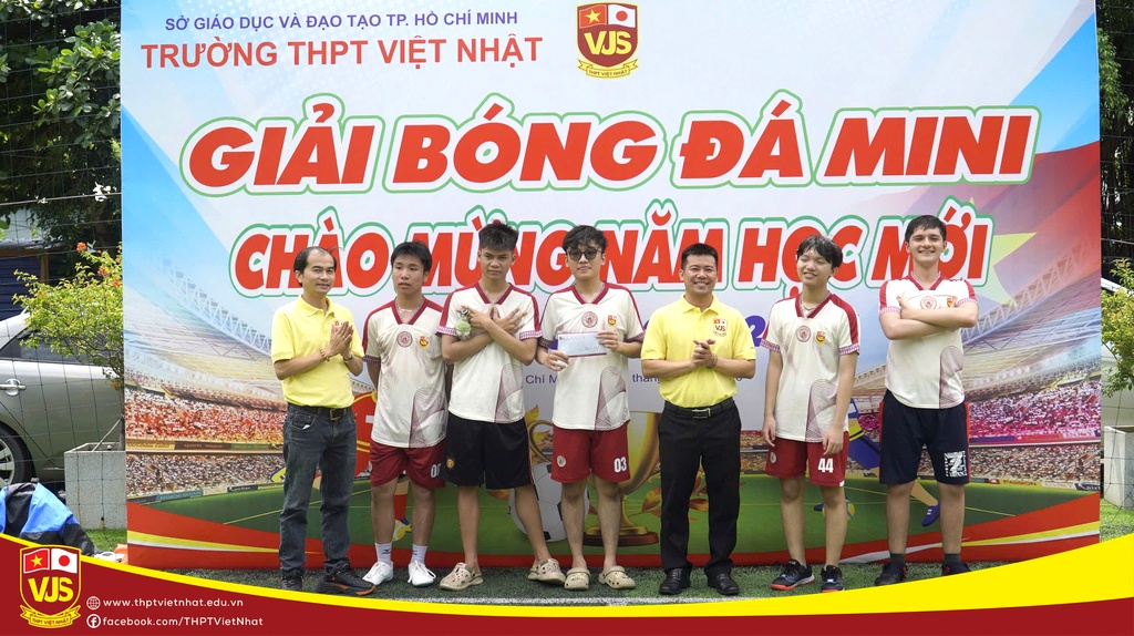 Giải bóng đá mini chào mừng năm học mới 2026-2027, THPT Việt Nhật khép lại đầy cảm xúc!