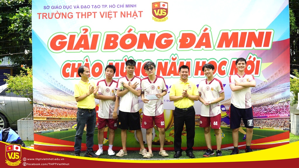 Giải bóng đá mini chào mừng năm học mới 2026-2027, THPT Việt Nhật khép lại đầy cảm xúc!