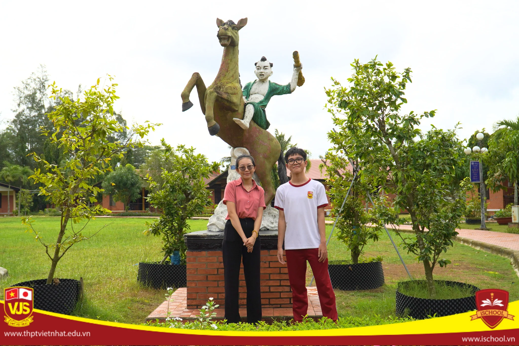 Hành Trình Thiện Nguyện Đầy Ý Nghĩa Của Học Sinh Trường THPT Việt Nhật Tại Làng Trẻ Em SOS Bến Tre