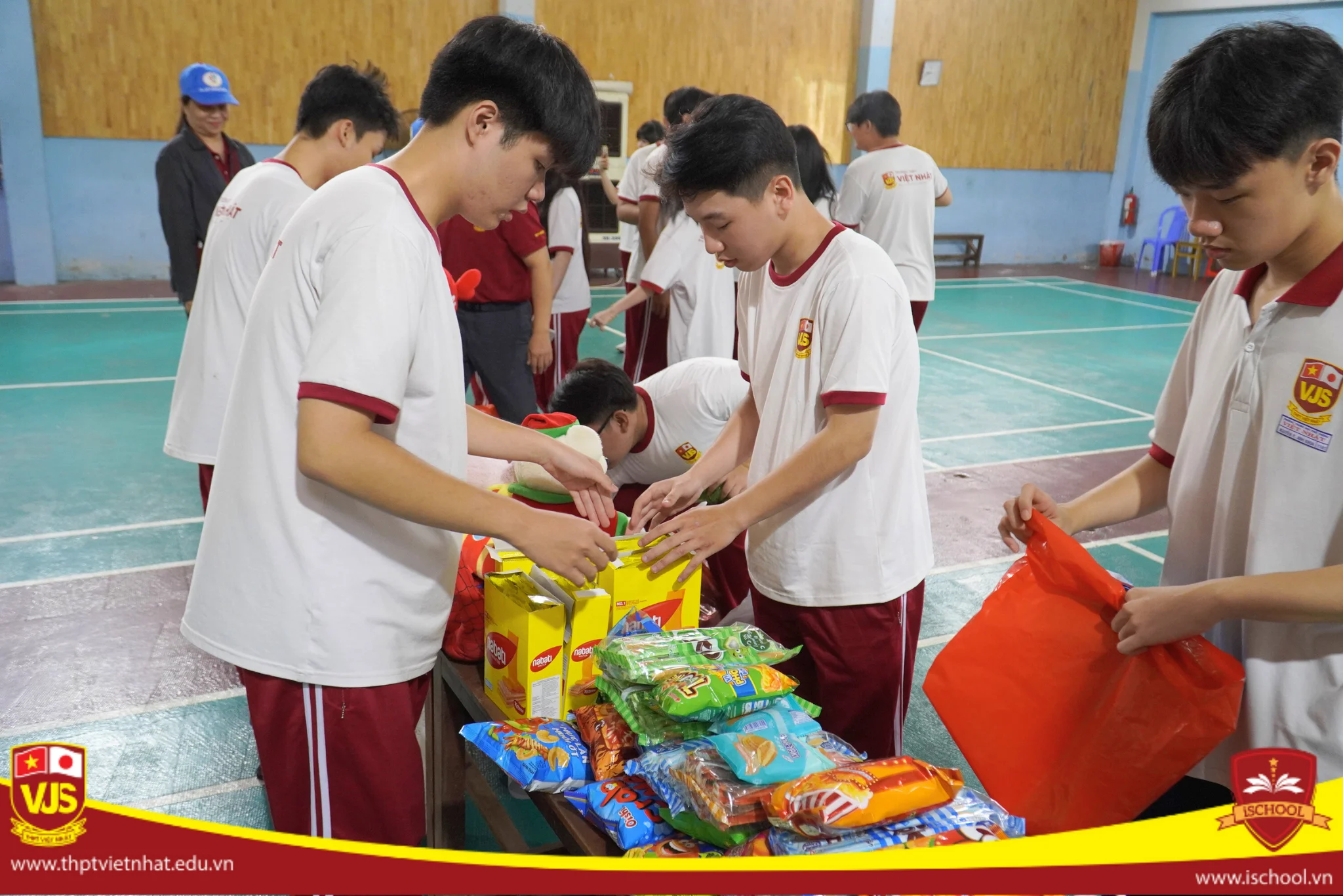 Hành Trình Thiện Nguyện Đầy Ý Nghĩa Của Học Sinh Trường THPT Việt Nhật Tại Làng Trẻ Em SOS Bến Tre