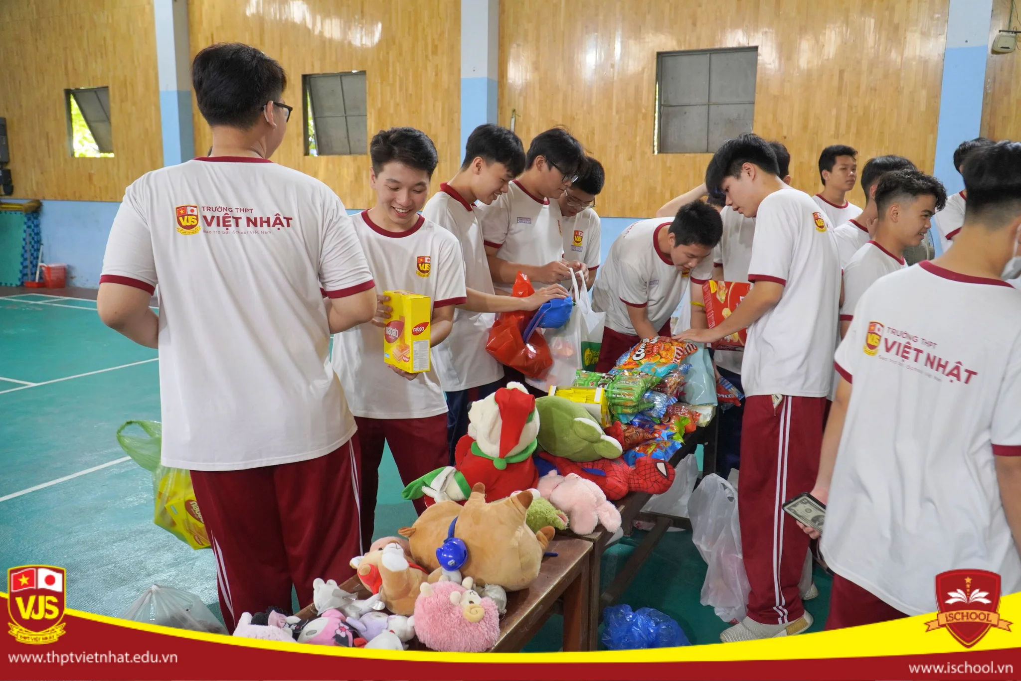 Hành Trình Thiện Nguyện Đầy Ý Nghĩa Của Học Sinh Trường THPT Việt Nhật Tại Làng Trẻ Em SOS Bến Tre