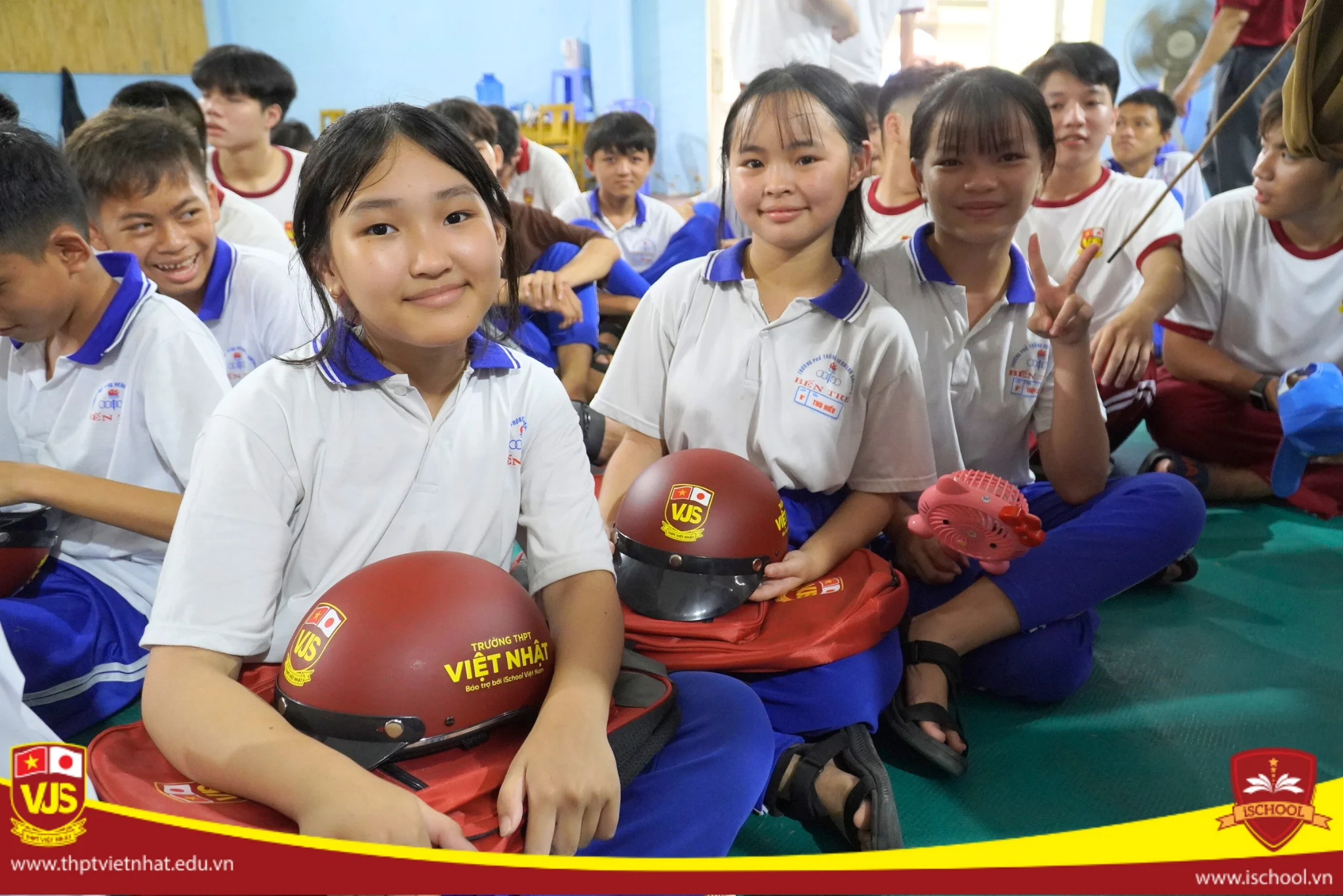 Hành Trình Thiện Nguyện Đầy Ý Nghĩa Của Học Sinh Trường THPT Việt Nhật Tại Làng Trẻ Em SOS Bến Tre