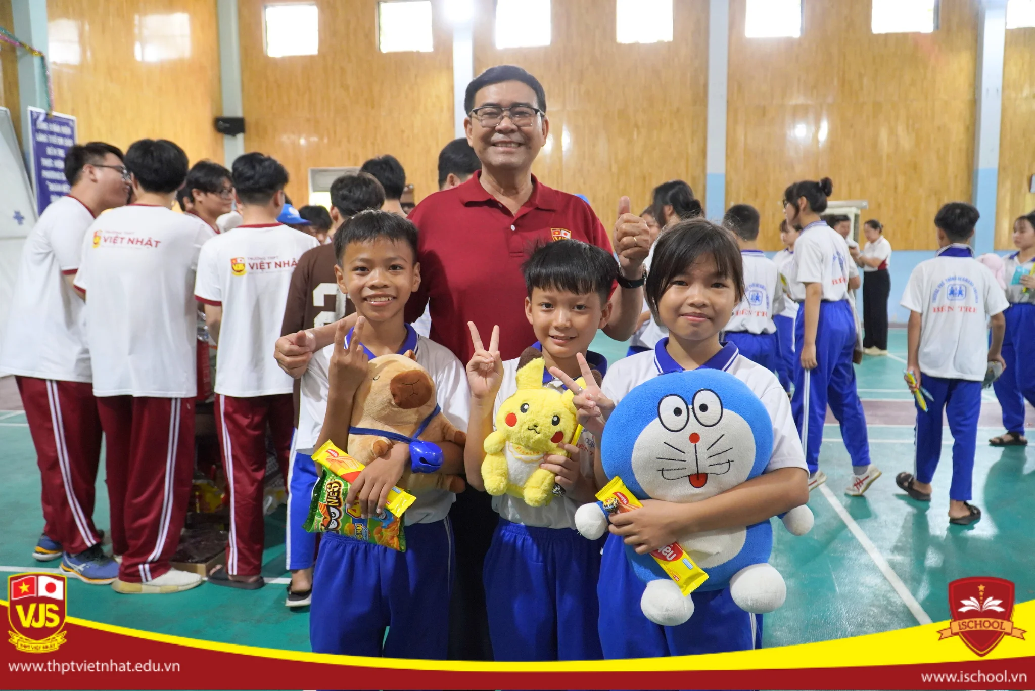 Hành Trình Thiện Nguyện Đầy Ý Nghĩa Của Học Sinh Trường THPT Việt Nhật Tại Làng Trẻ Em SOS Bến Tre