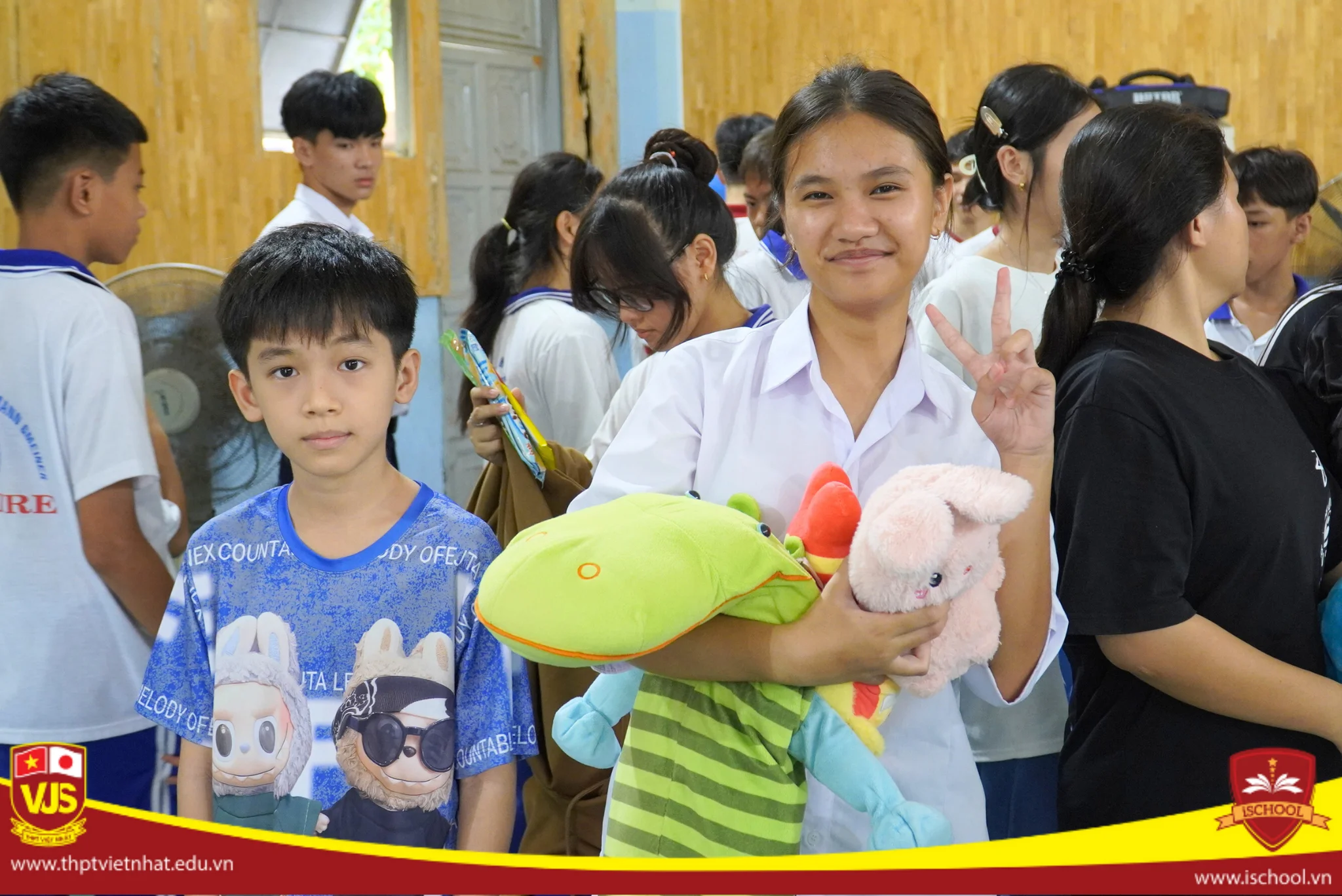 Hành Trình Thiện Nguyện Đầy Ý Nghĩa Của Học Sinh Trường THPT Việt Nhật Tại Làng Trẻ Em SOS Bến Tre