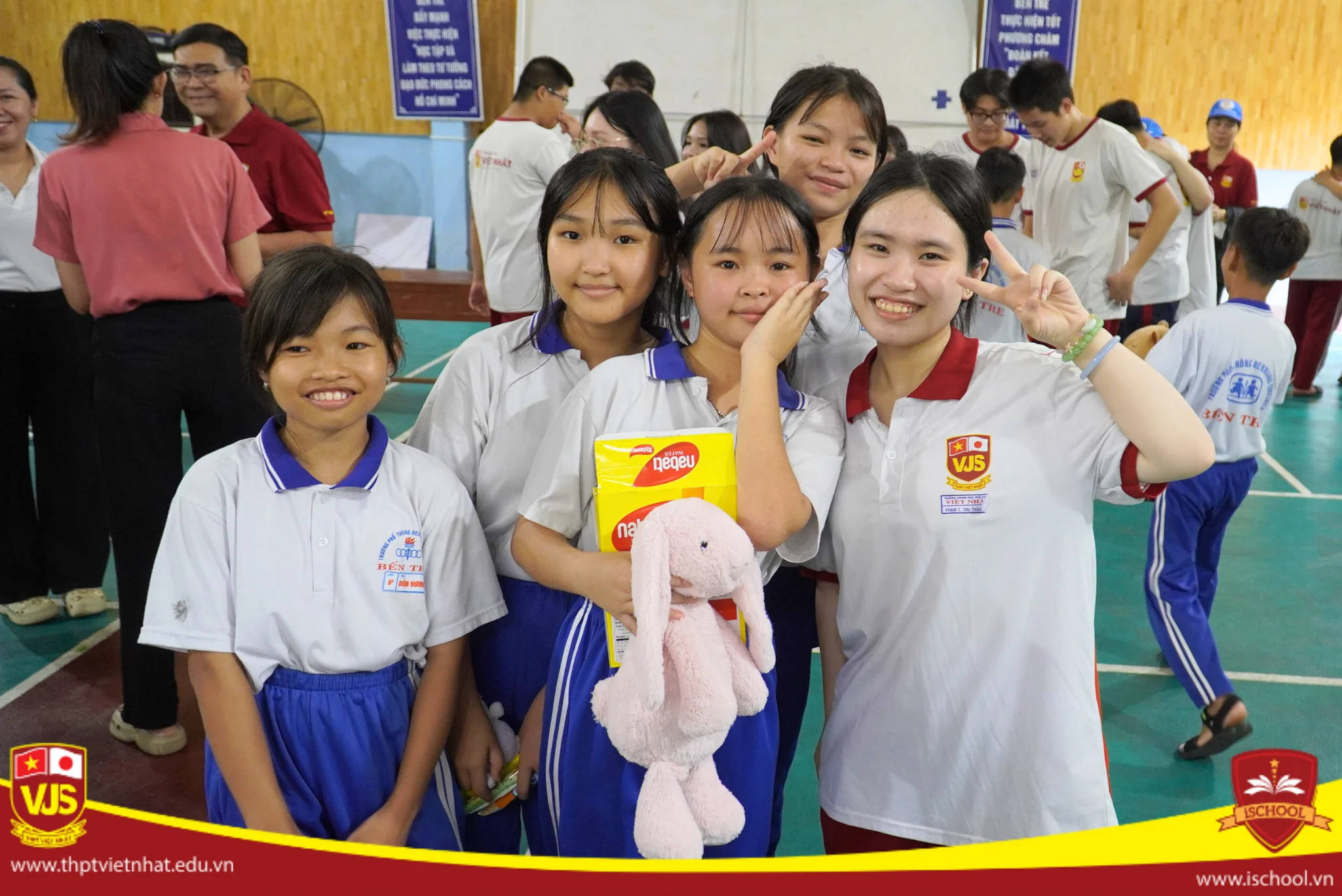 Hành Trình Thiện Nguyện Đầy Ý Nghĩa Của Học Sinh Trường THPT Việt Nhật Tại Làng Trẻ Em SOS Bến Tre