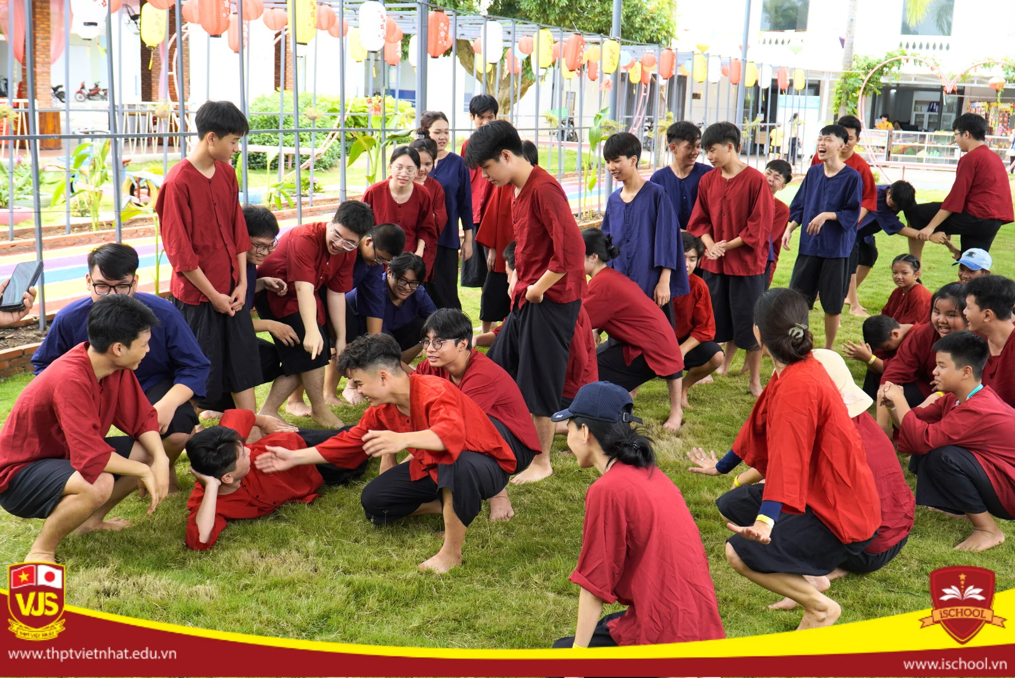 Hành Trình Thiện Nguyện Đầy Ý Nghĩa Của Học Sinh Trường THPT Việt Nhật Tại Làng Trẻ Em SOS Bến Tre