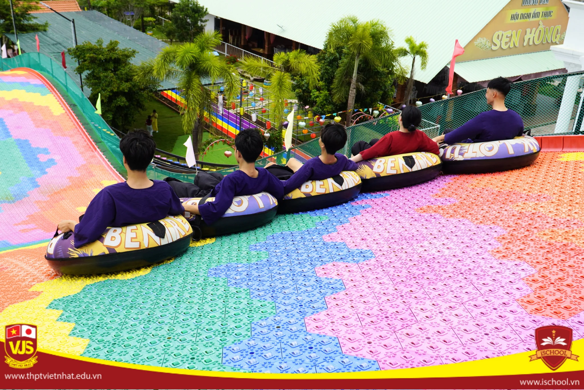 Hành Trình Thiện Nguyện Đầy Ý Nghĩa Của Học Sinh Trường THPT Việt Nhật Tại Làng Trẻ Em SOS Bến Tre