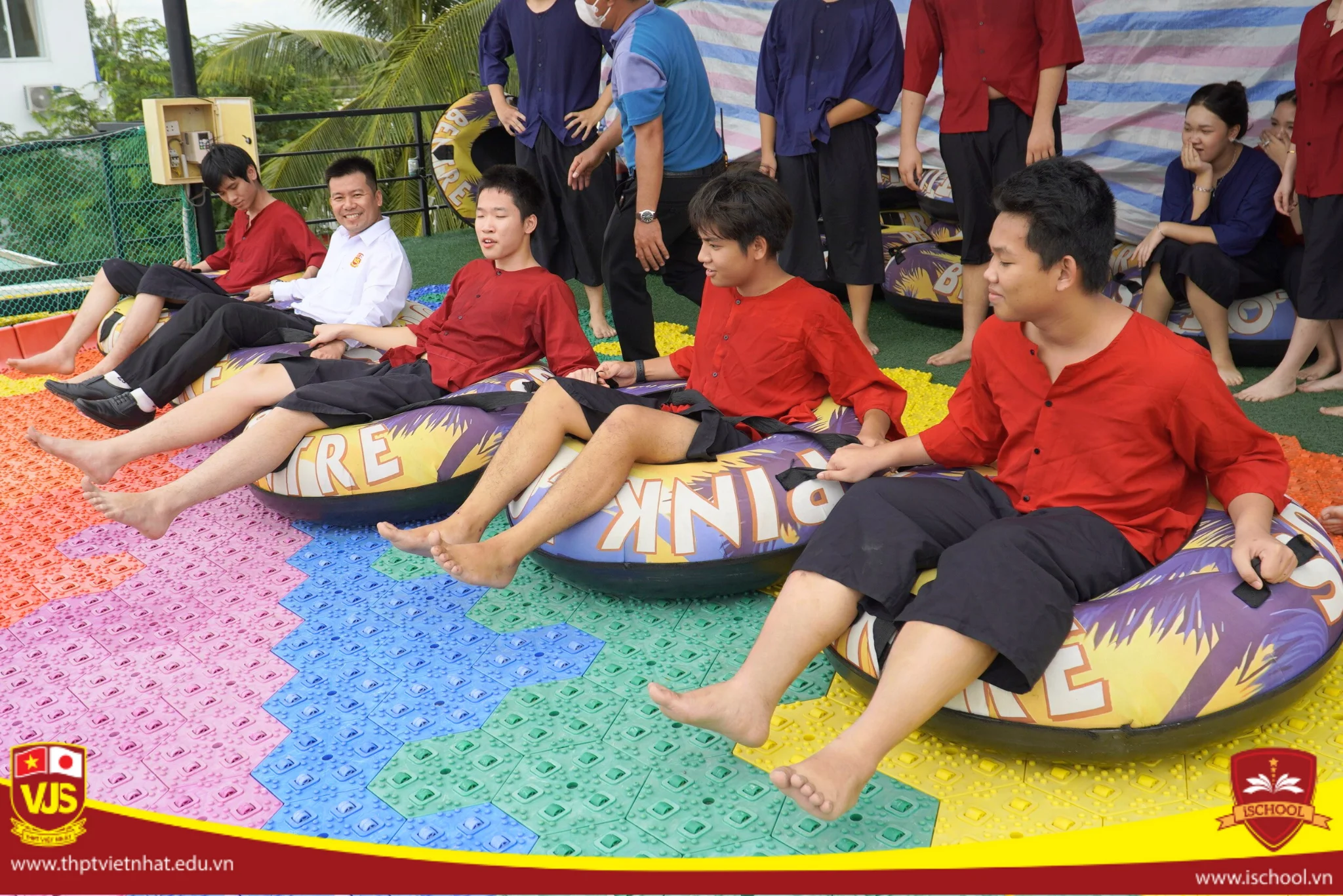 Hành Trình Thiện Nguyện Đầy Ý Nghĩa Của Học Sinh Trường THPT Việt Nhật Tại Làng Trẻ Em SOS Bến Tre