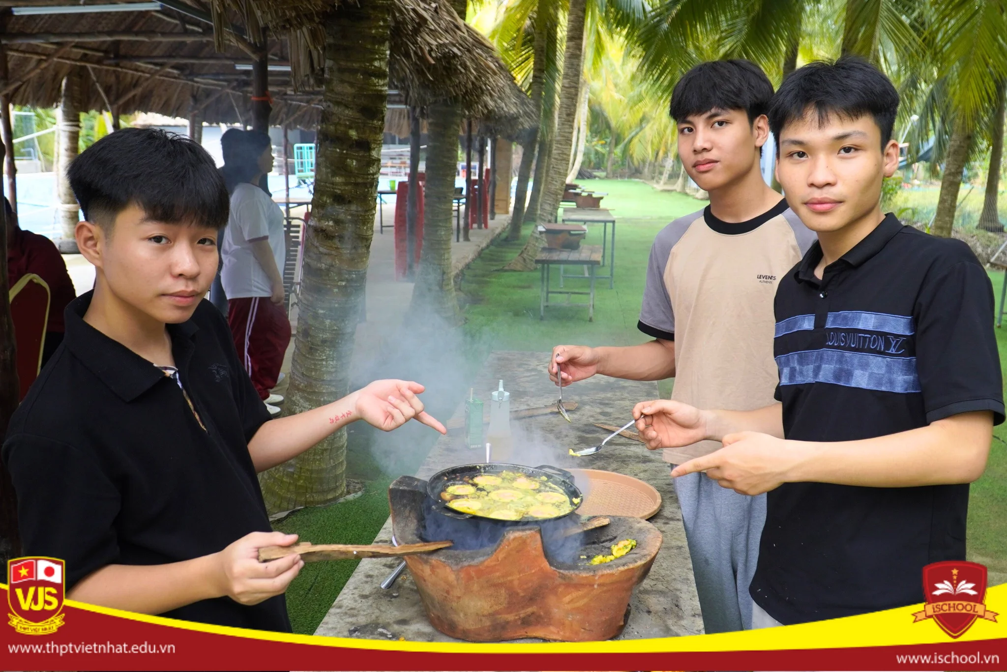 Hành Trình Thiện Nguyện Đầy Ý Nghĩa Của Học Sinh Trường THPT Việt Nhật Tại Làng Trẻ Em SOS Bến Tre