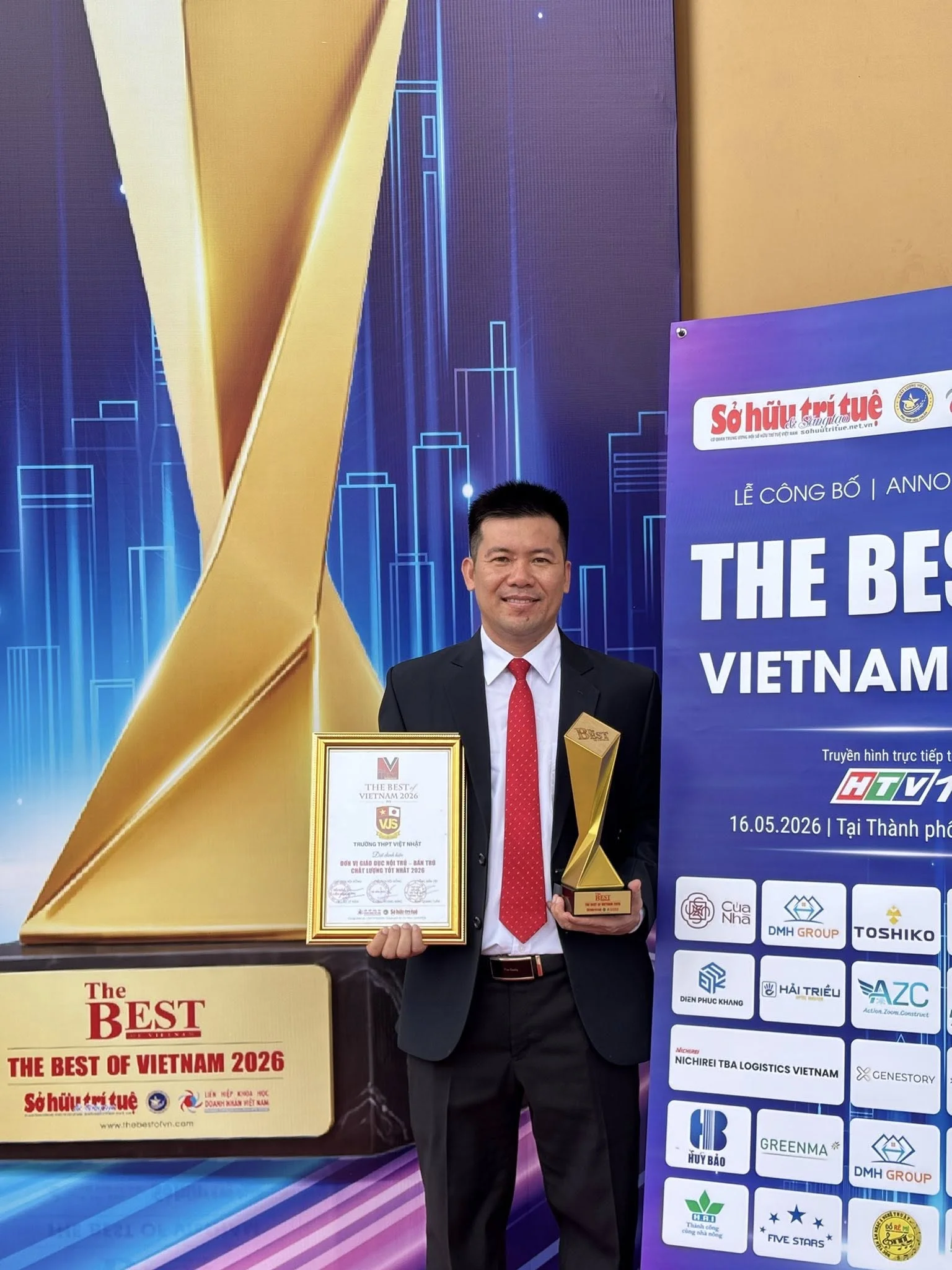 THPT Việt Nhật - giải thưởng top “trường nội trú - bán trú tốt nhất năm 2026