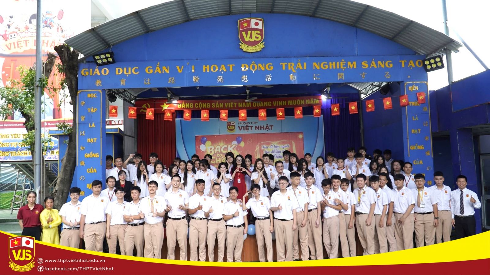 Rộn ràng ngày trở lại trường – chào năm học mới tại thpt việt 