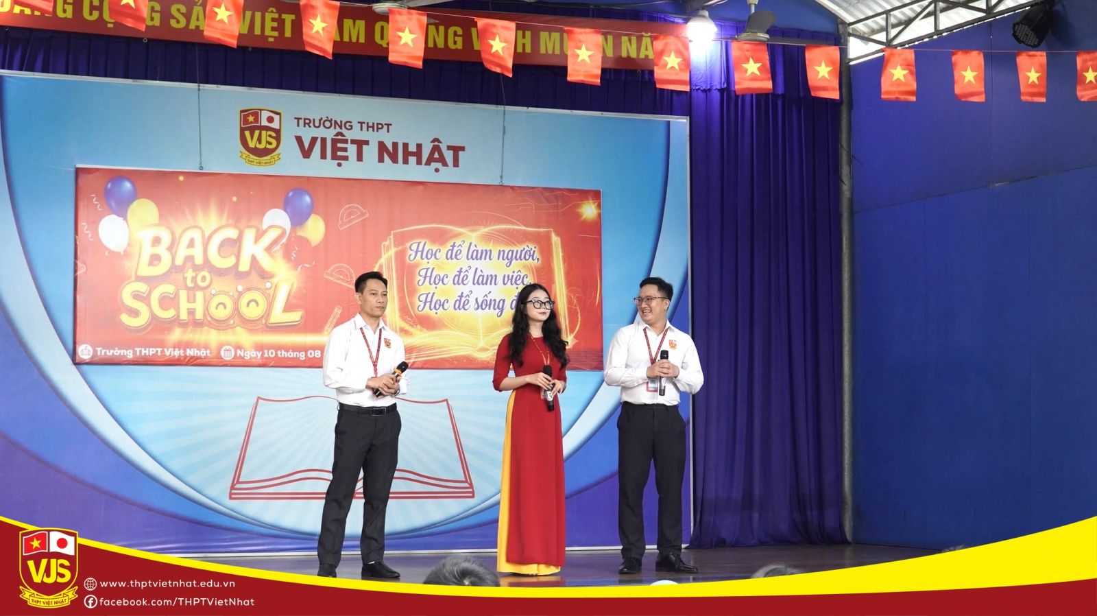 Rộn ràng ngày trở lại trường – chào năm học mới tại thpt việt 