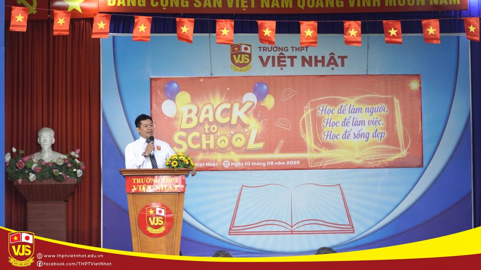Rộn ràng ngày trở lại trường – chào năm học mới tại thpt việt 