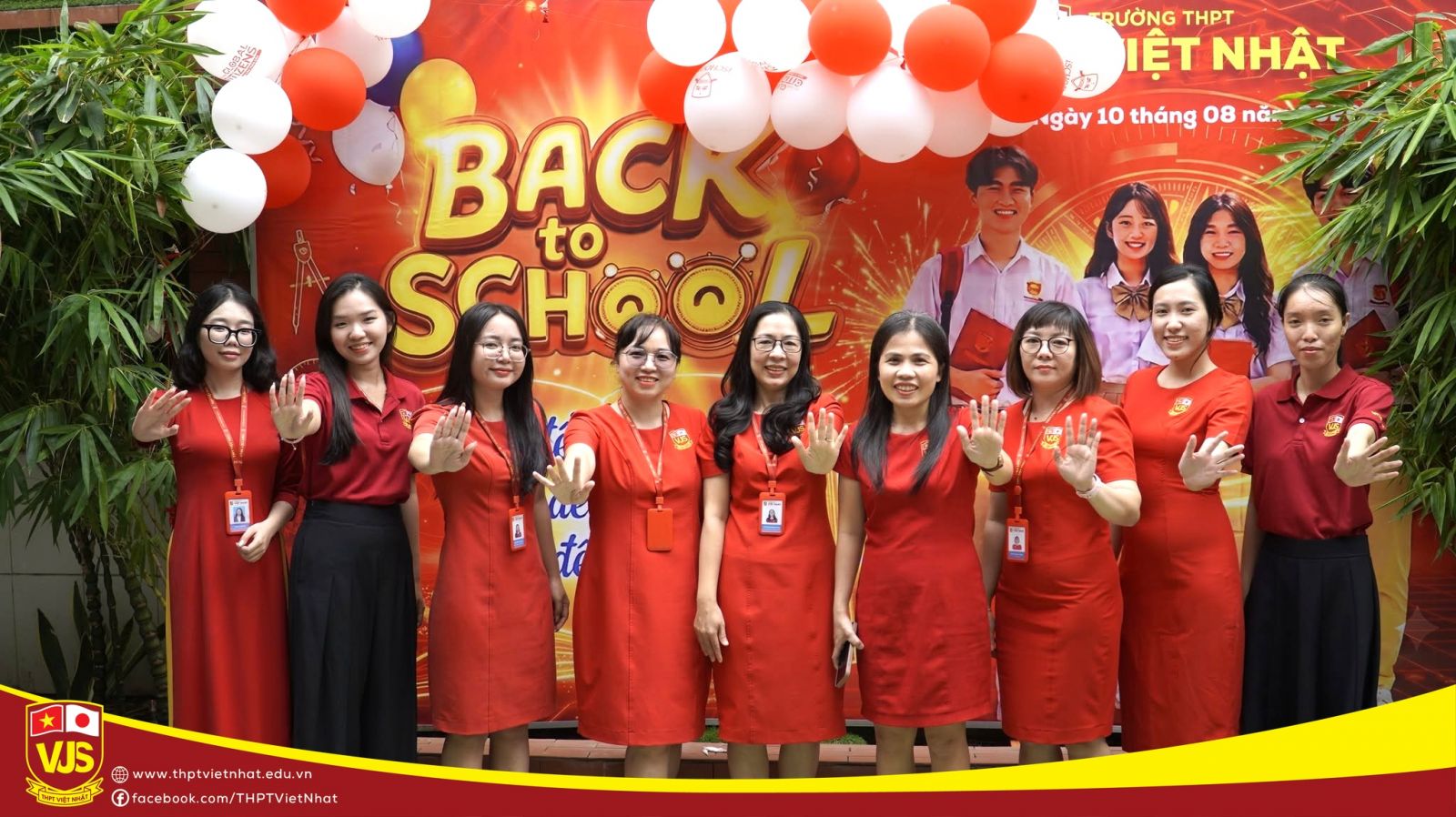 Rộn ràng ngày trở lại trường – chào năm học mới tại thpt việt 