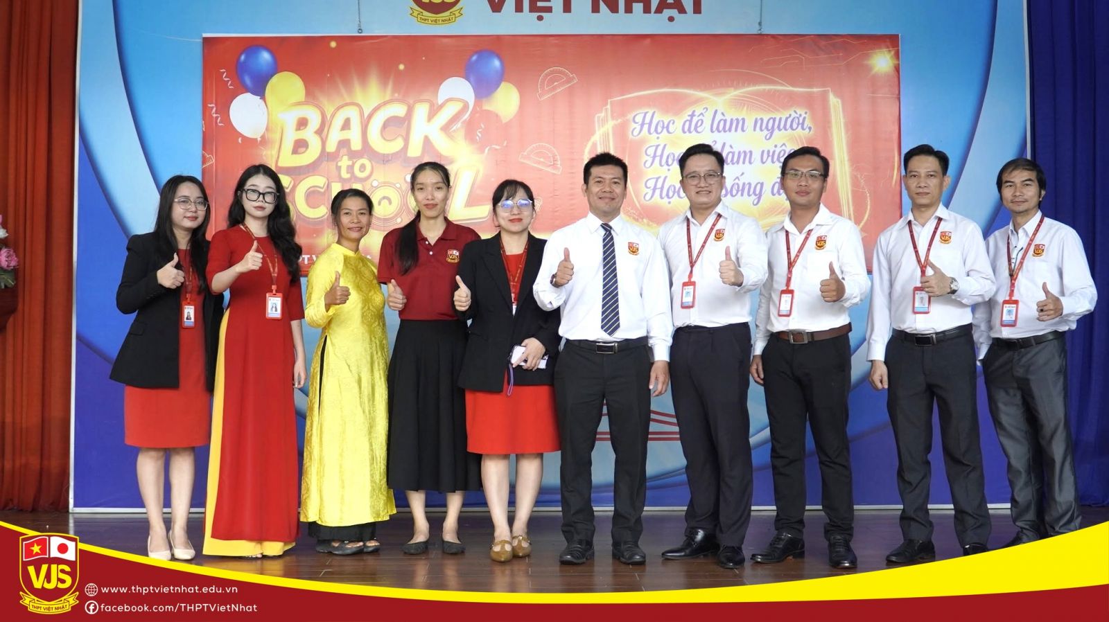 Rộn ràng ngày trở lại trường – chào năm học mới tại thpt việt 