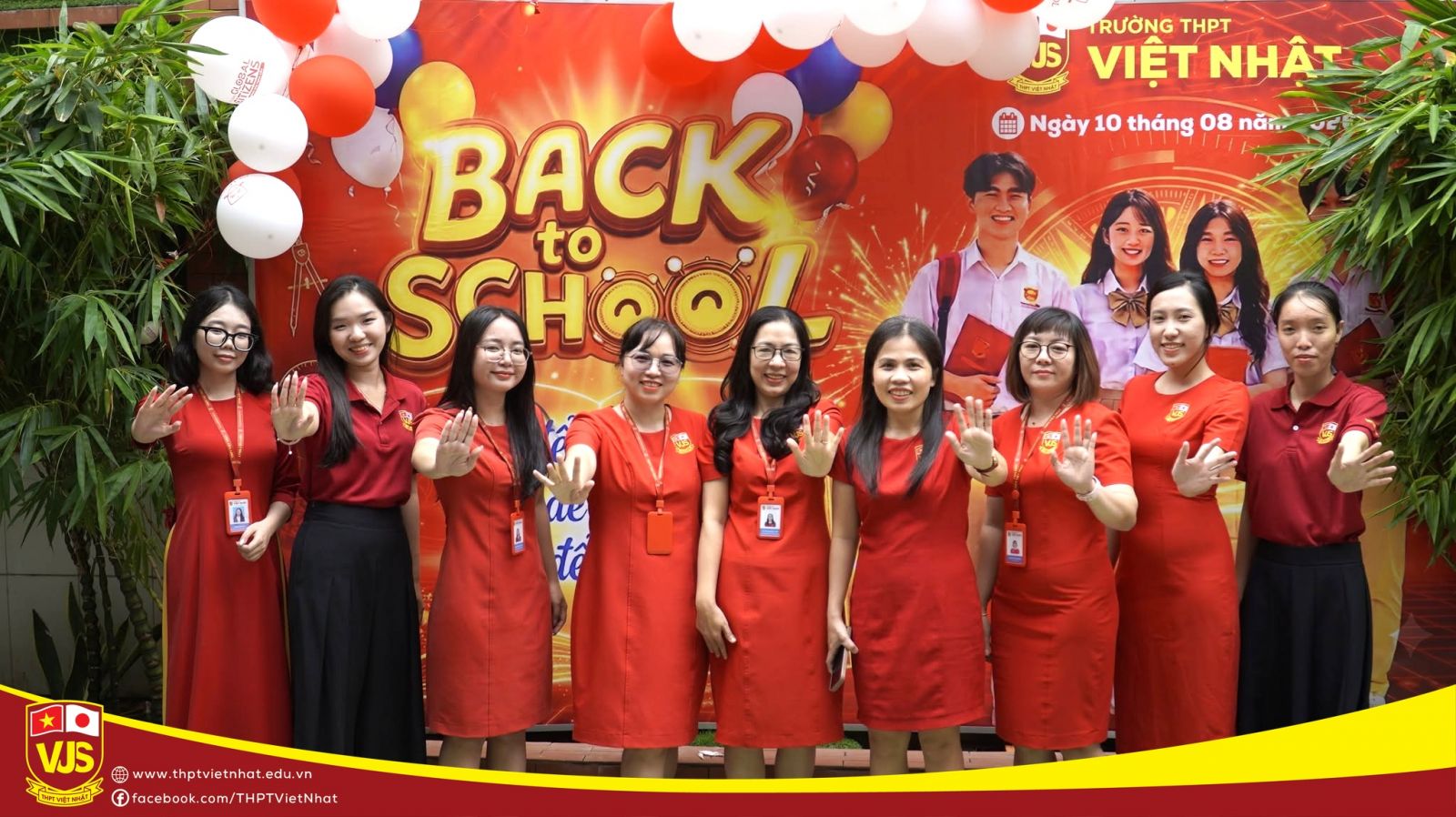 Rộn ràng ngày trở lại trường – chào năm học mới tại thpt việt 