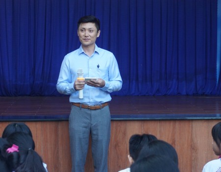 Trường THPT Việt Nhật tiếp nhận giáo viên người Nhật Bản. Sáng 07/10/2019